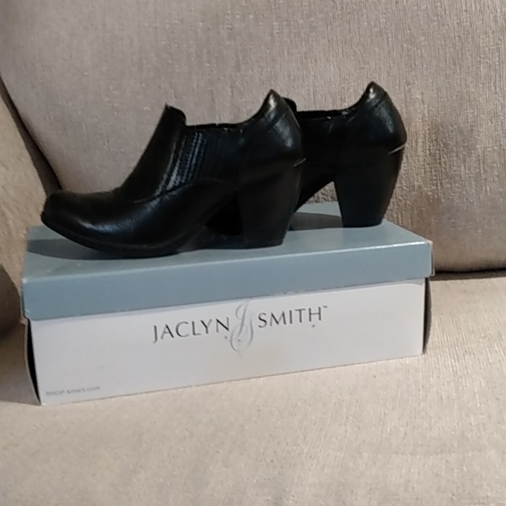 Jaclyn Smith ankle boots